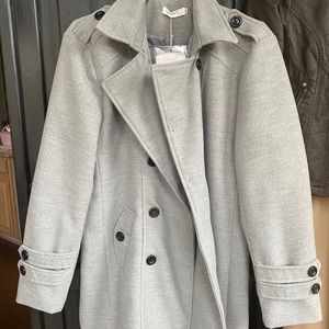 Men’s light grey coat